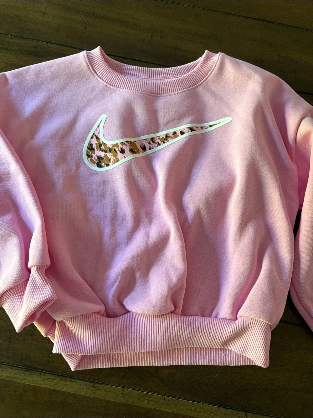 Nike Kids Girls Pink Crewneck sweatshirt with Leopard Print pants size 4 NWT